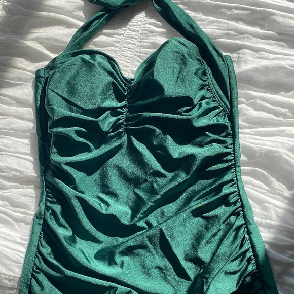 Bettie Page Pin Up Emerald Green Swimsuit - Picture 4 of 6
